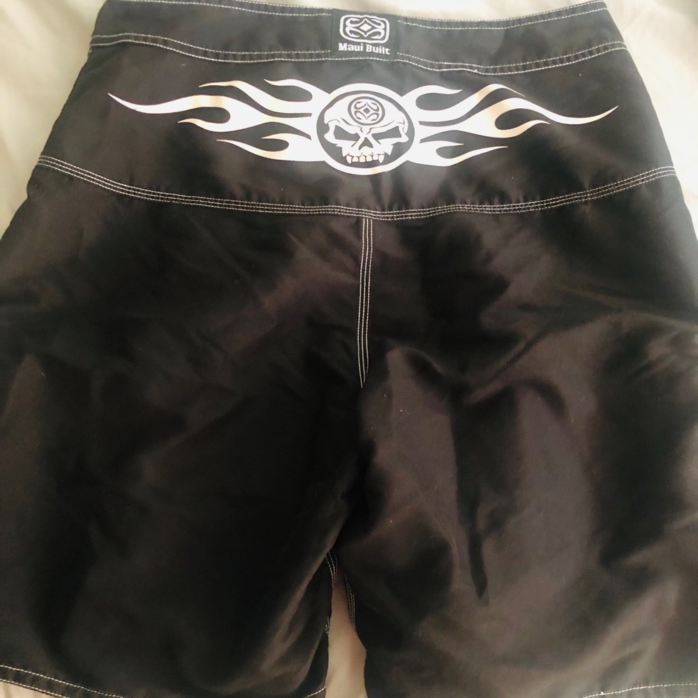 Maui Built men’s board shorts size 32